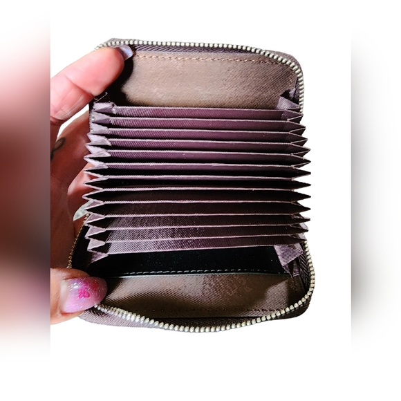 Multi slot card holder - Picture 2 of 3